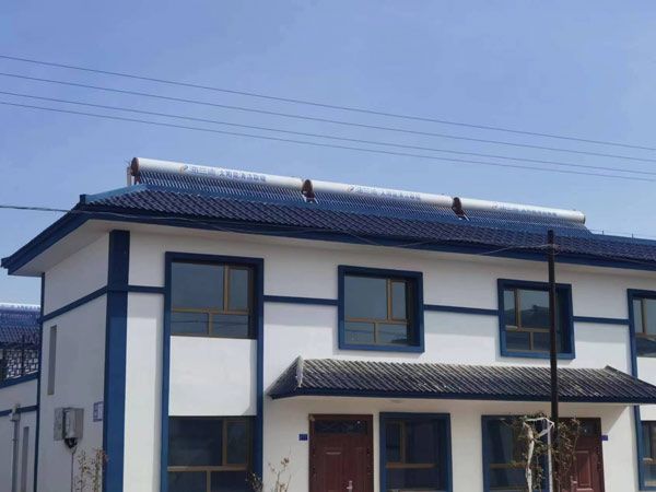 無動(dòng)力太陽能熱水器